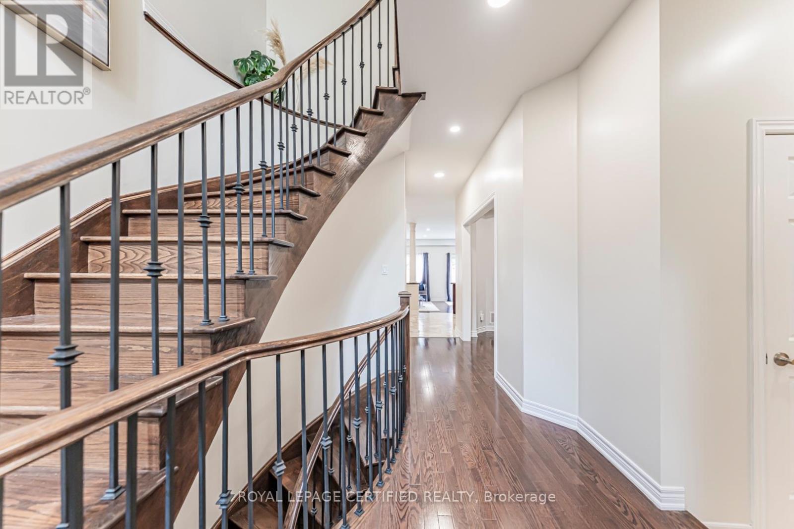 Row / Townhouse for Sale in 1171 AGRAM DRIVE|Oakville (JC Joshua Creek), Ontario L6H7S1 5