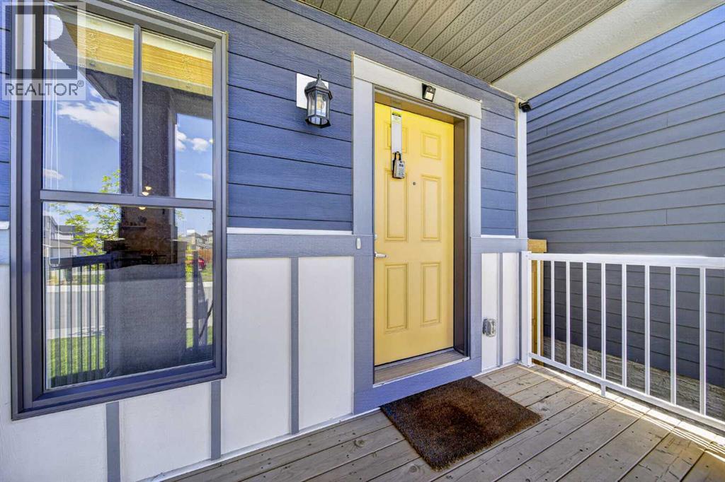 House for Sale in 170 Magnolia Square SE|Calgary, Alberta T3M2W5 3