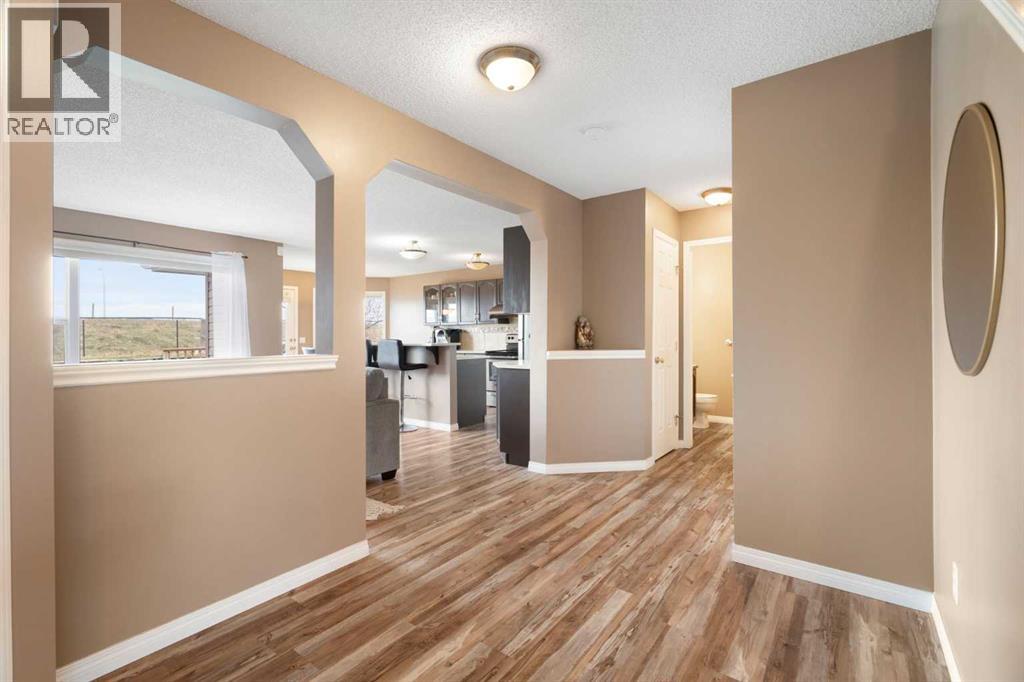 House for Sale in 459 Citadel Meadow Bay NW|Calgary, Alberta T3G4Z2 2