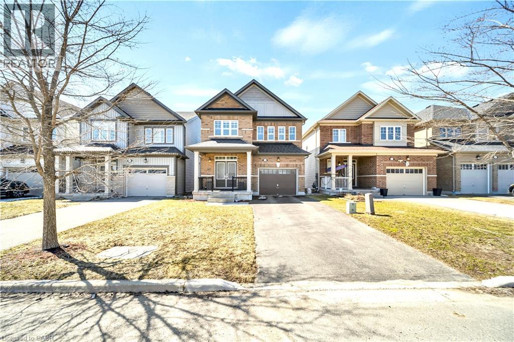 19 FINDLAY Way, Fergus, Ontario N1M0A4