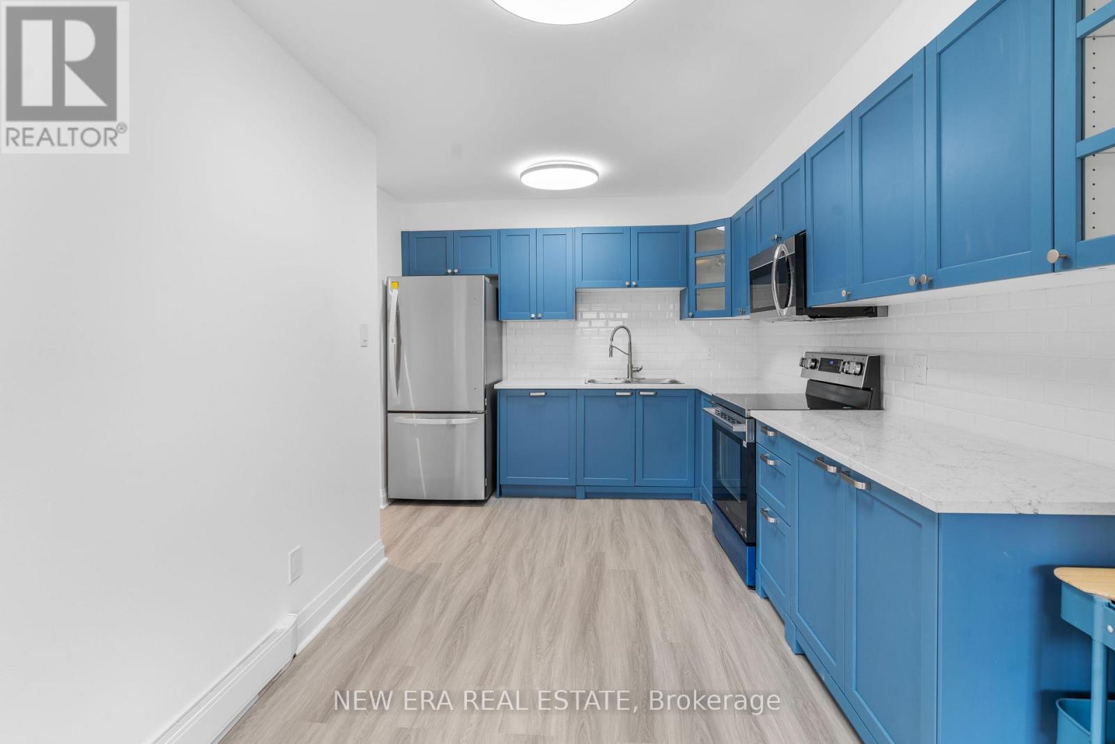 Row / Townhouse for Sale in 6 - 2440 BROMSGROVE ROAD|Mississauga (Clarkson), Ontario L5J4J7 5