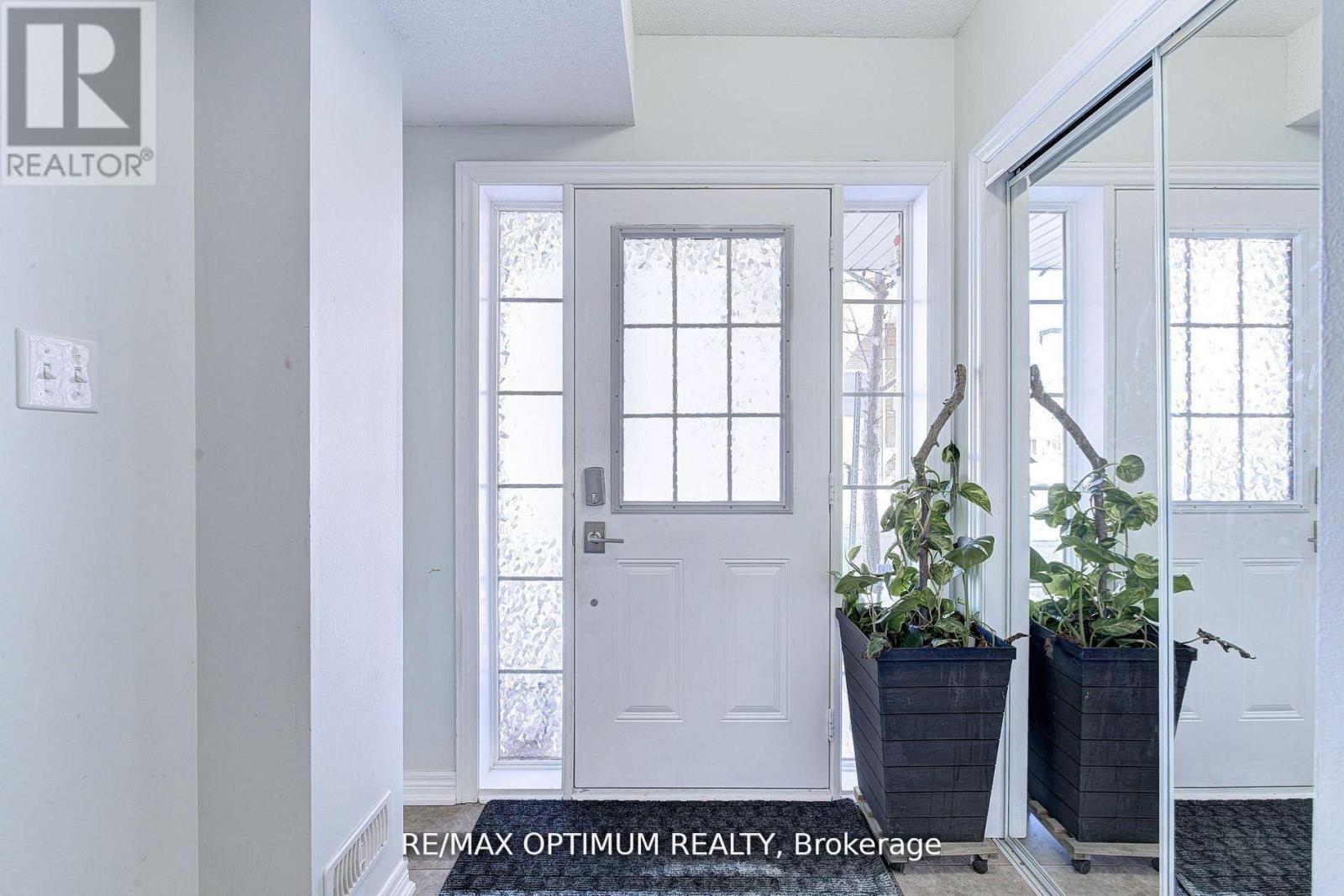 Row / Townhouse for Sale in 12 GATLIN STREET|Brampton (Bram West), Ontario L6Y0R6 4