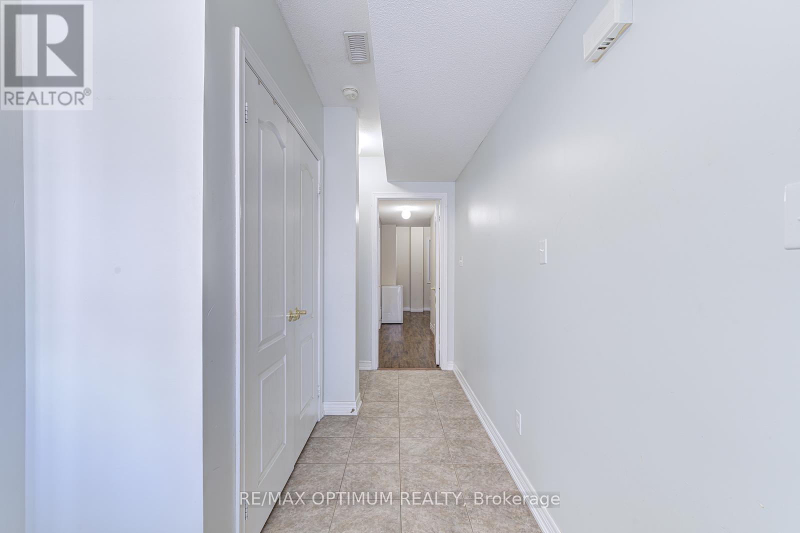 Row / Townhouse for Sale in 12 GATLIN STREET|Brampton (Bram West), Ontario L6Y0R6 5