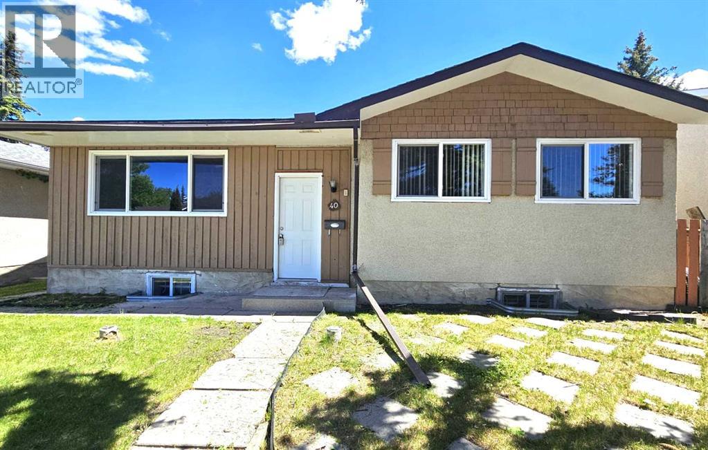 House for Sale in 40 Pensville Road SE|Calgary, Alberta T2A4K5