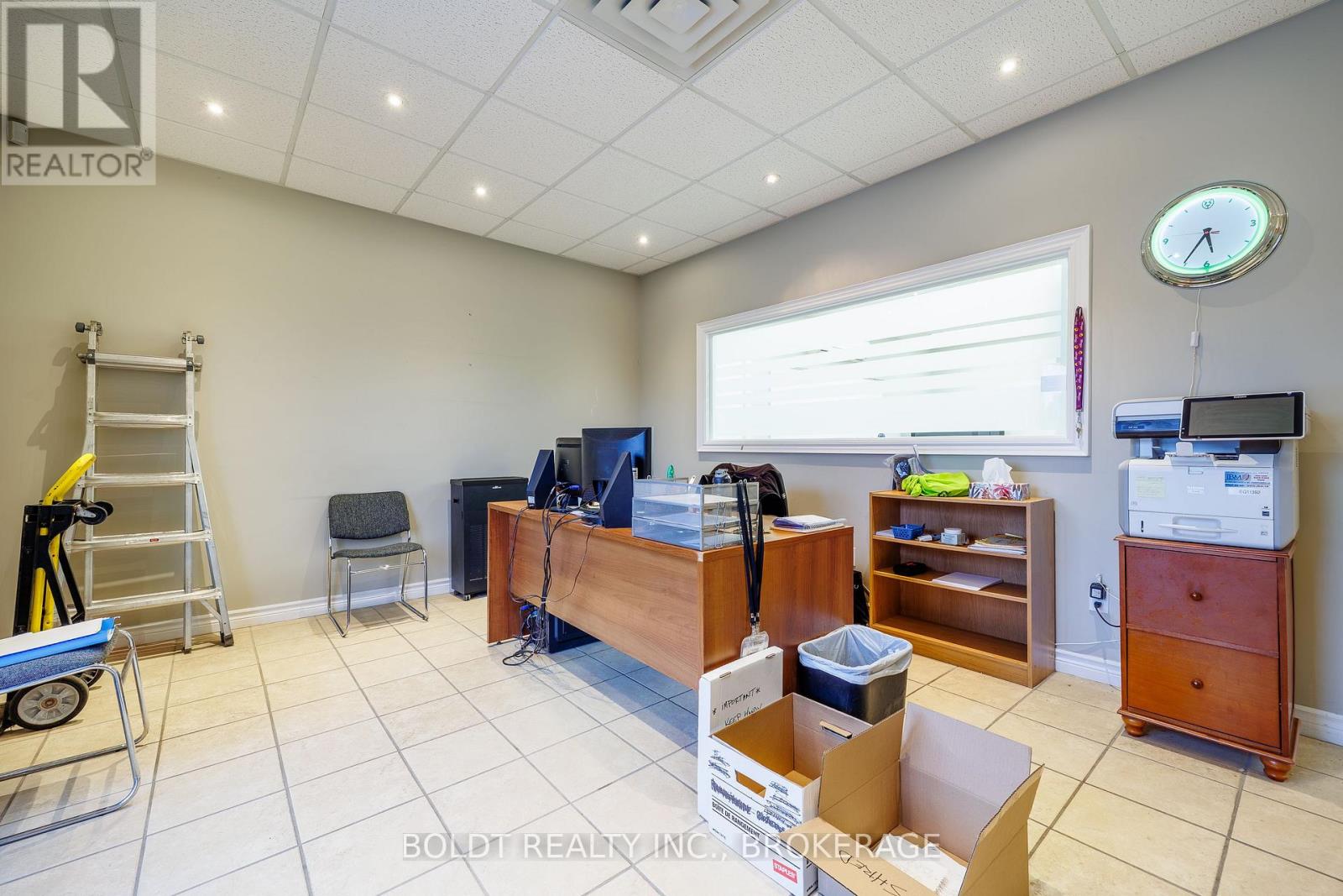 For rent: #13 LOWER UNIT - 13-15 SECORD DRIVE, St. Catharines