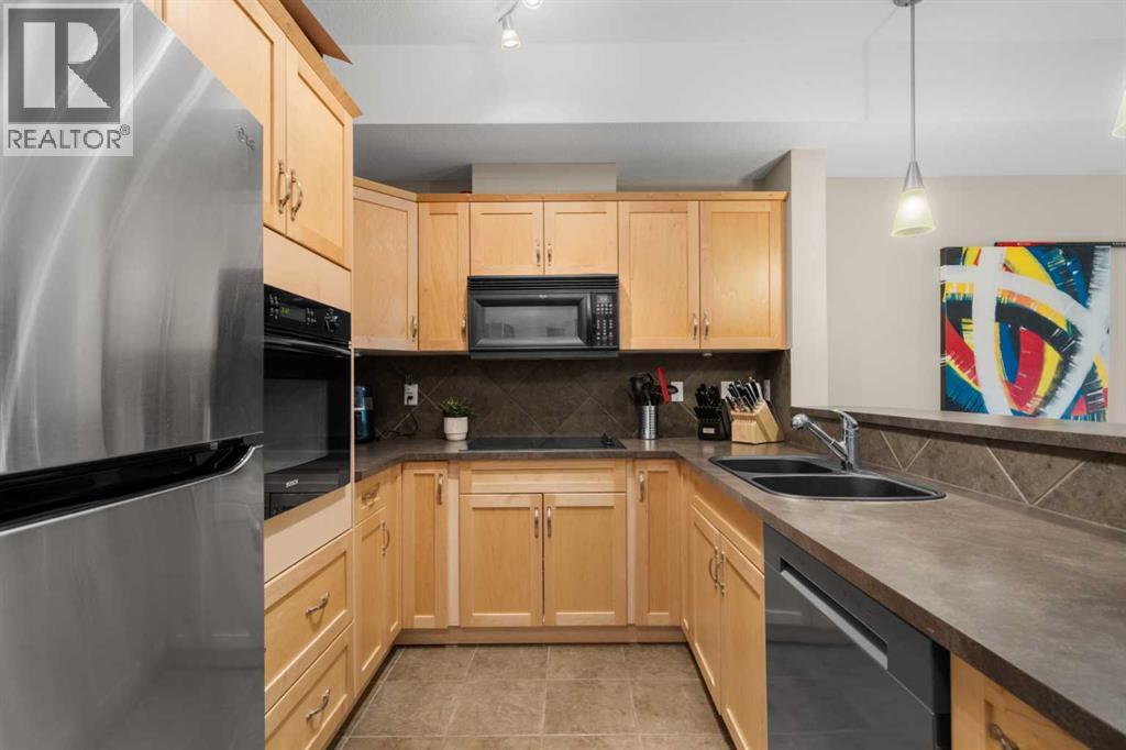 Apartment for Sale in 117, 60 Royal Oak Plaza NW|Calgary, Alberta T3G0A7 2