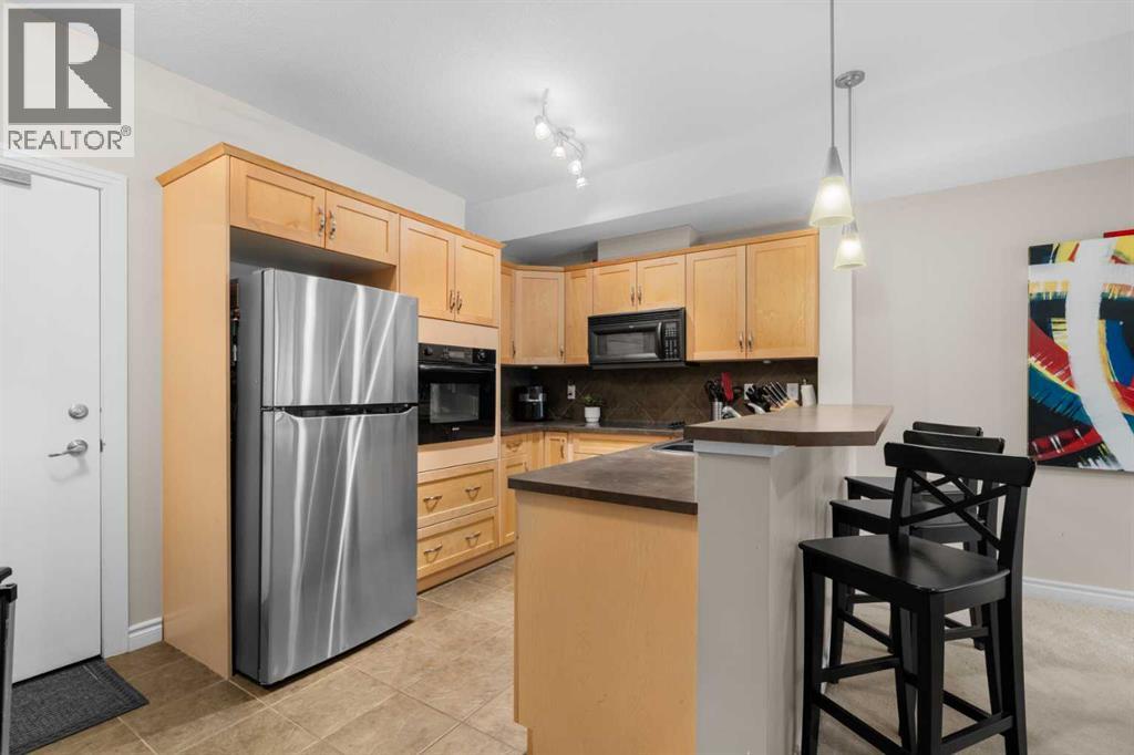 Apartment for Sale in 117, 60 Royal Oak Plaza NW|Calgary, Alberta T3G0A7 3