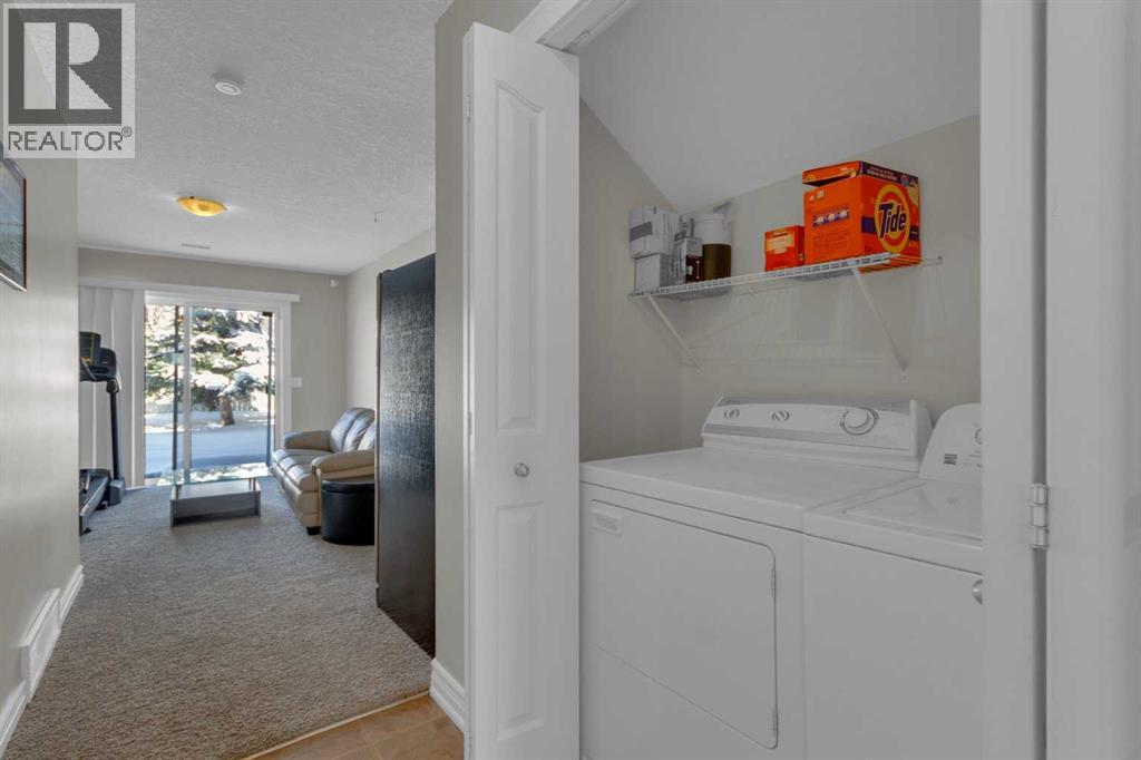 Row / Townhouse for Sale in 10 West Cedar Rise SW|Calgary, Alberta T3H5G8 5