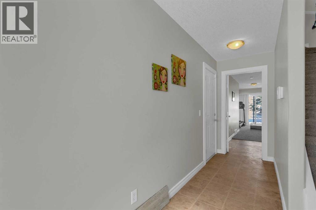 Row / Townhouse for Sale in 10 West Cedar Rise SW|Calgary, Alberta T3H5G8 4