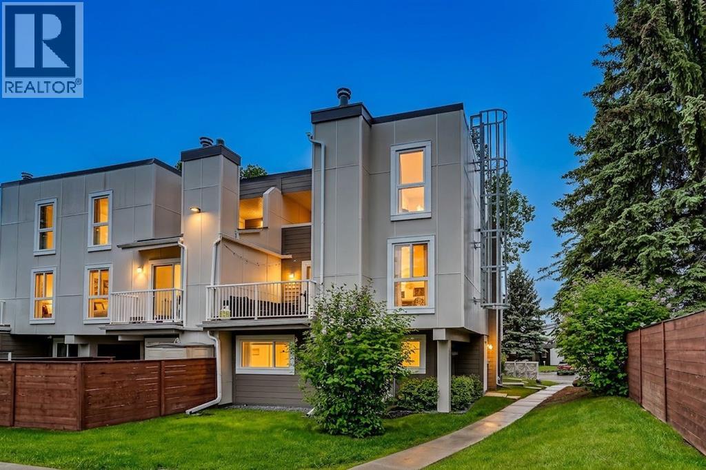 Row / Townhouse for Sale in 707, 13104 Elbow Drive SW|Calgary, Alberta T2W2P2