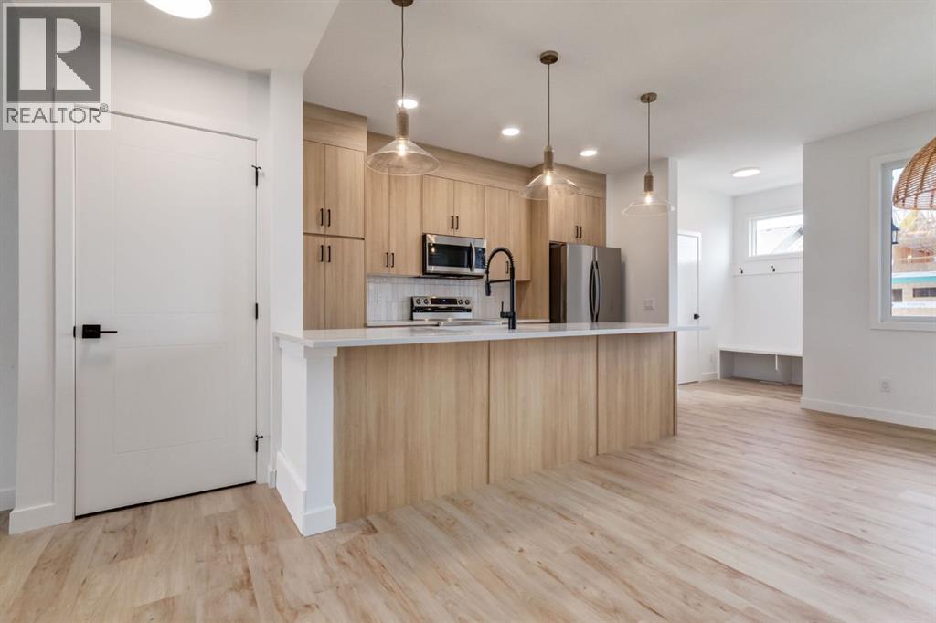 Duplex for Sale in 764 Sora Boulevard SE|Calgary, Alberta T3S0M1 4