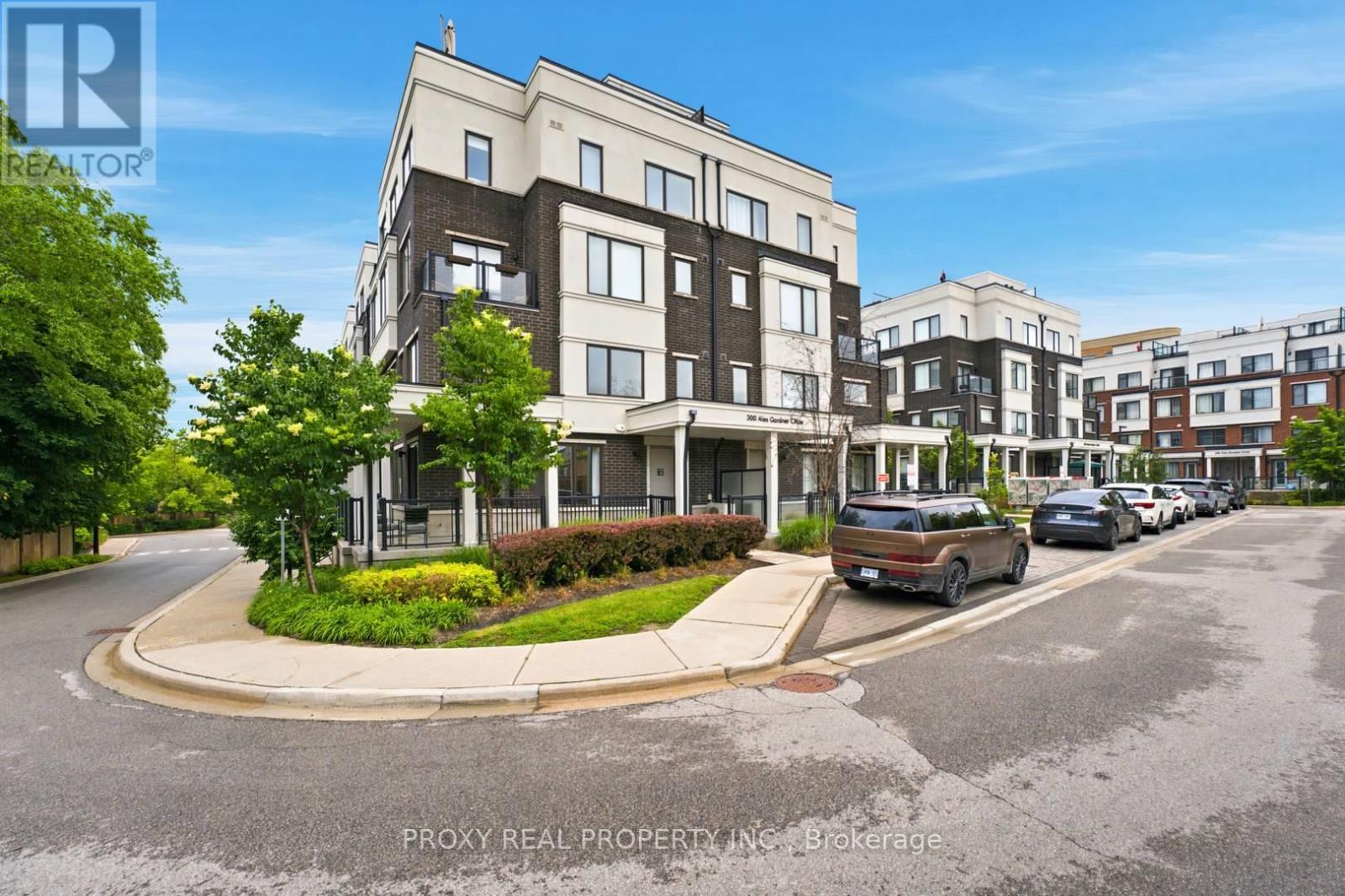 41 - 300 ALEX GARDNER CIRCLE, Aurora (Aurora Village), Ontario L4G3G5