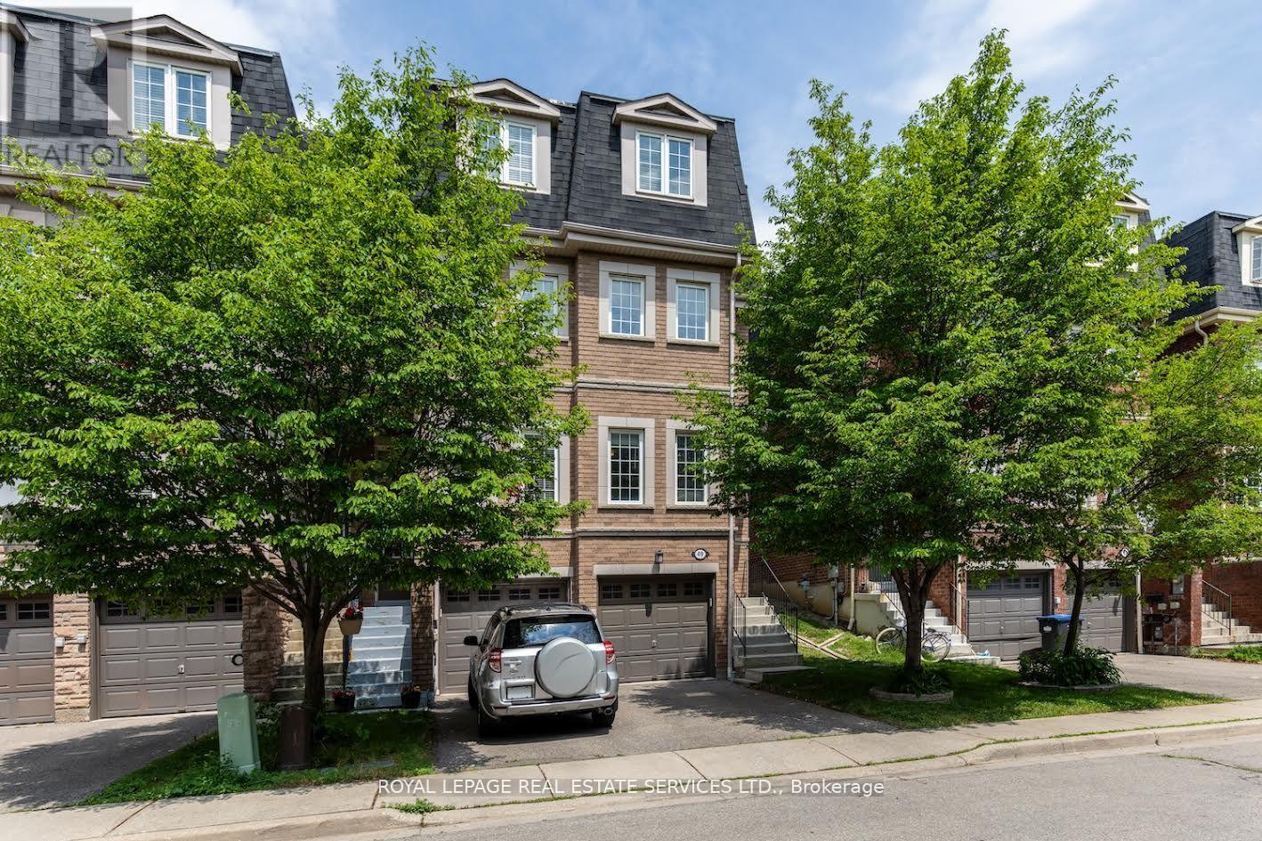 Row / Townhouse for Sale in 49 - 435 HENSALL CIRCLE|Mississauga (Cooksville), Ontario L5A4P1
