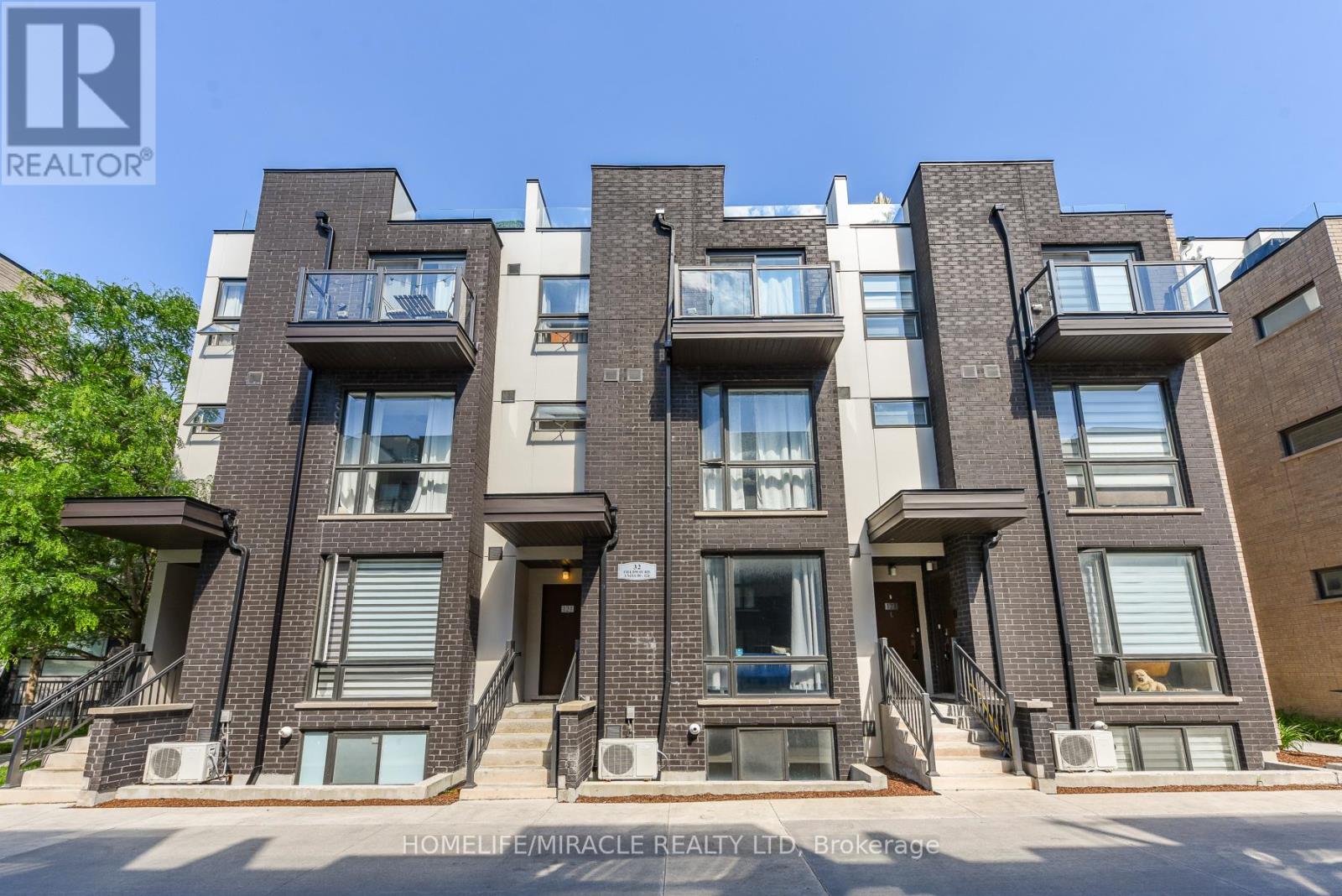 Row / Townhouse for Sale in 122 - 32 FIELDWAY ROAD|Toronto (Islington-City Centre West), Ontario M8Z0E3