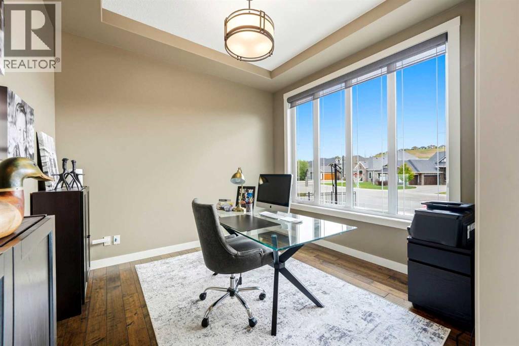 House for Sale in 45 Cranbrook Heights SE|Calgary, Alberta T3M1W5 4