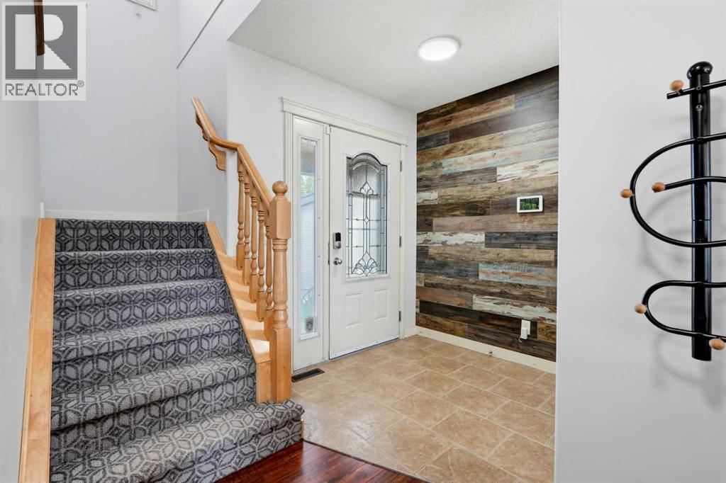 House for Sale in 156 Covehaven Terrace NE|Calgary, Alberta T3K0B2 3