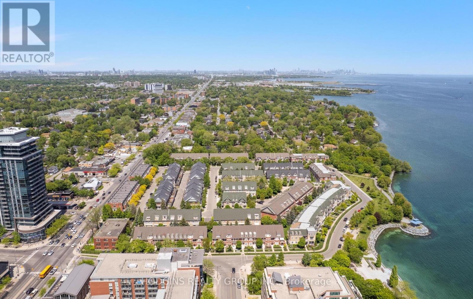 Row / Townhouse for Sale in 42 - 136 ST LAWRENCE DRIVE|Mississauga (Port Credit), Ontario L5G4V1 4