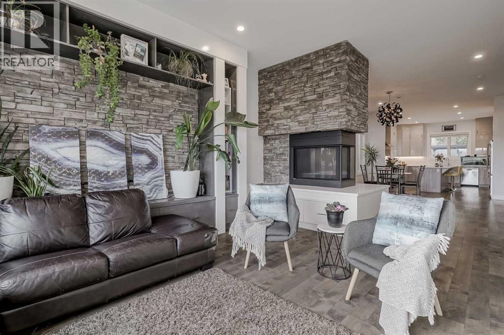 Duplex for Sale in 701 13A Street NE|Calgary, Alberta T2E4S4 5