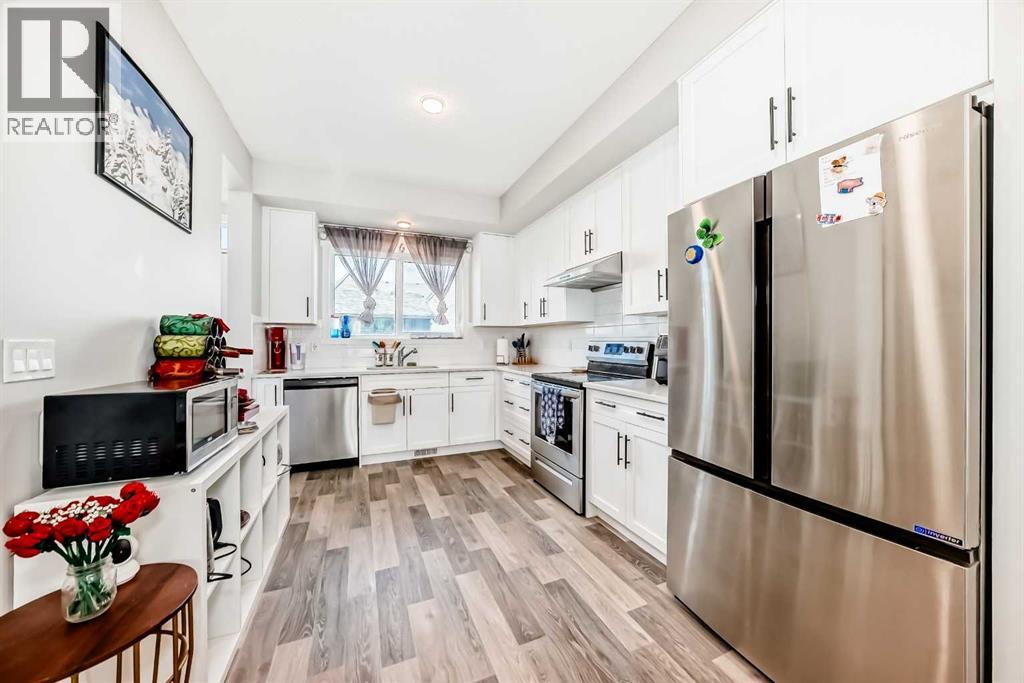 Row / Townhouse for Sale in 16 Carringvue Way NW|Calgary, Alberta T3P1K8 5