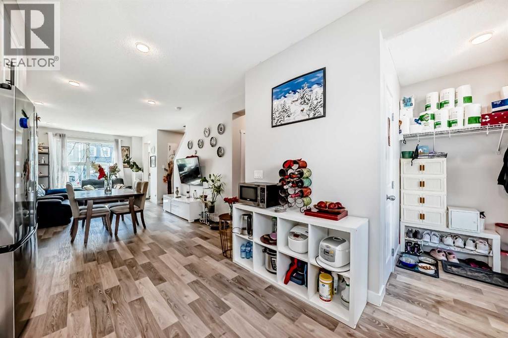 Row / Townhouse for Sale in 16 Carringvue Way NW|Calgary, Alberta T3P1K8 3