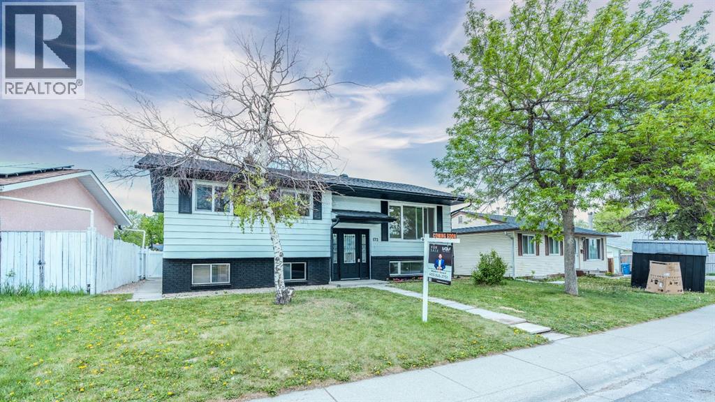 House for Sale in 172 Pinewind Road NE|Calgary, Alberta T1y2g9 2