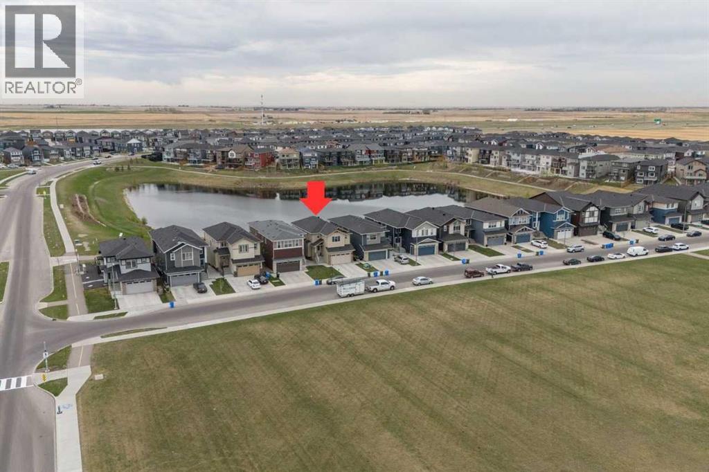 House for Sale in 375 Corner Meadows Avenue NE|Calgary, Alberta T3N1X7 2