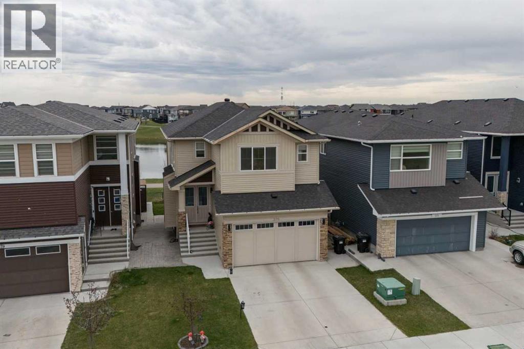 House for Sale in 375 Corner Meadows Avenue NE|Calgary, Alberta T3N1X7 3