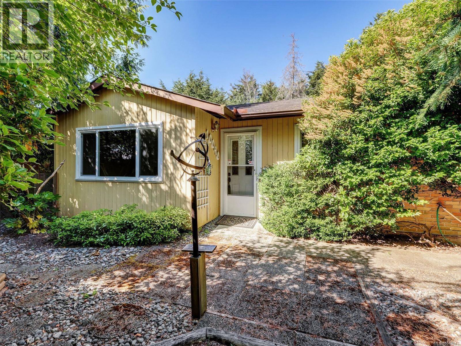 10040 Wisteria Pl