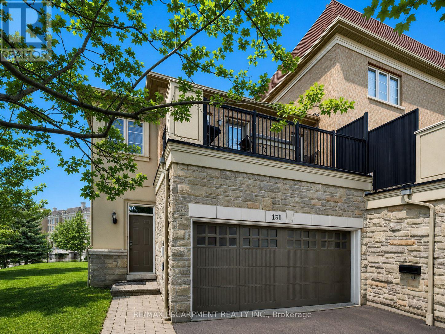 Row / Townhouse for Sale in 131 ROBERT SPECK PARKWAY|Mississauga (City Centre), Ontario L4Z0A6 2