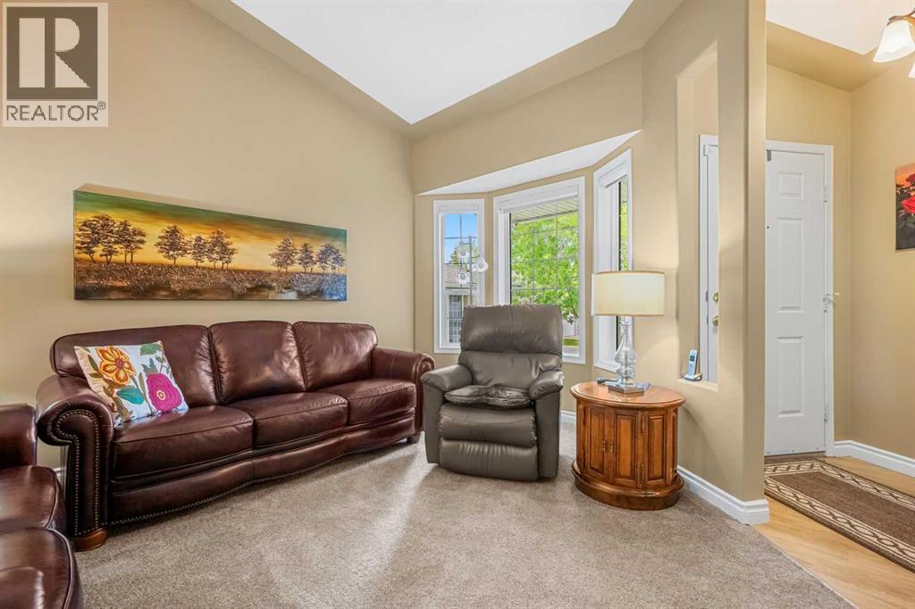 Duplex for Sale in 22 Mt Mckenzie Villas SE|Calgary, Alberta T2Z2P9 4