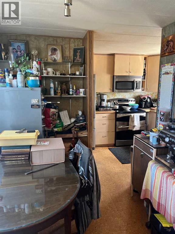Mobile Home for Sale in 89, 6724 17 Avenue SE|Calgary, Alberta T2A0W5 4