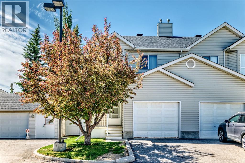 Row / Townhouse for Sale in 325 Mt Douglas Manor SE|Calgary, Alberta T2Z3C8