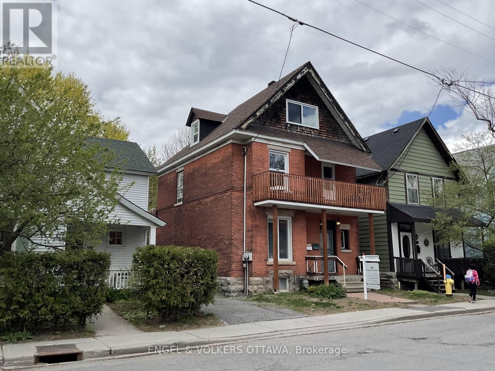 Golden Triangle single family home on Waverley Street