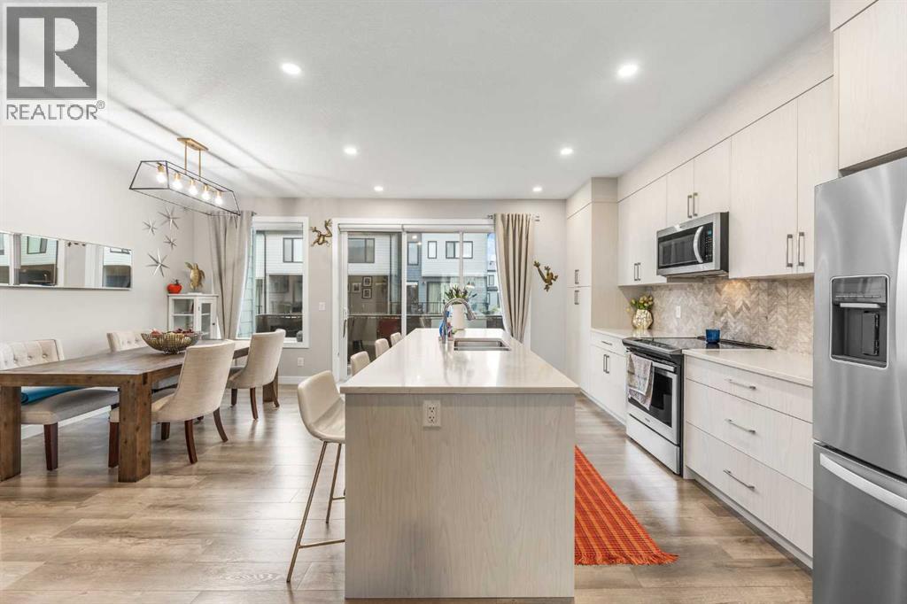 Row / Townhouse for Sale in 605 Evanston Link NW|Calgary, Alberta T3P1S2 2