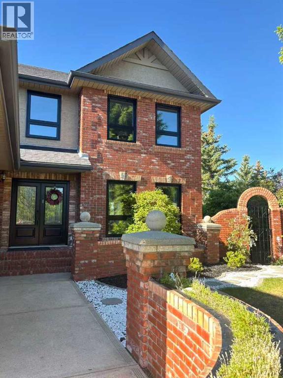 House for Sale in 40 Christie Cairn Square SW|Calgary, Alberta T3H2Z2 2