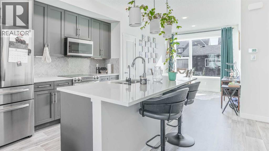 Row / Townhouse for Sale in 100 Carringvue Way NW|Calgary, Alberta T3P1K7 4