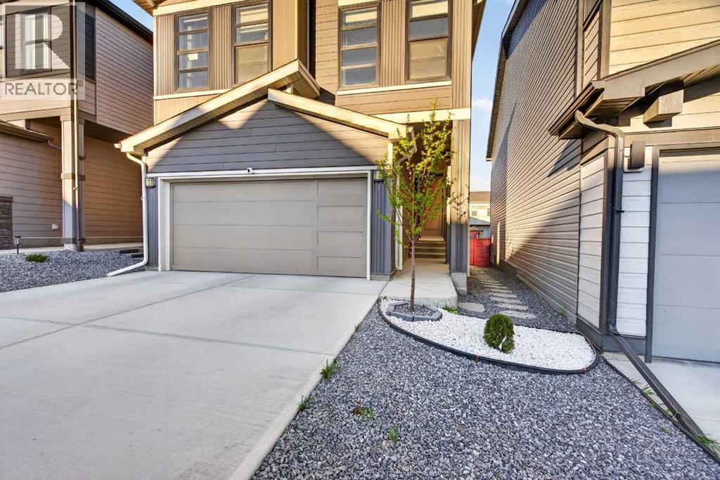 House for Sale in 36 Royston Rise NW|Calgary, Alberta T3L0J2 2