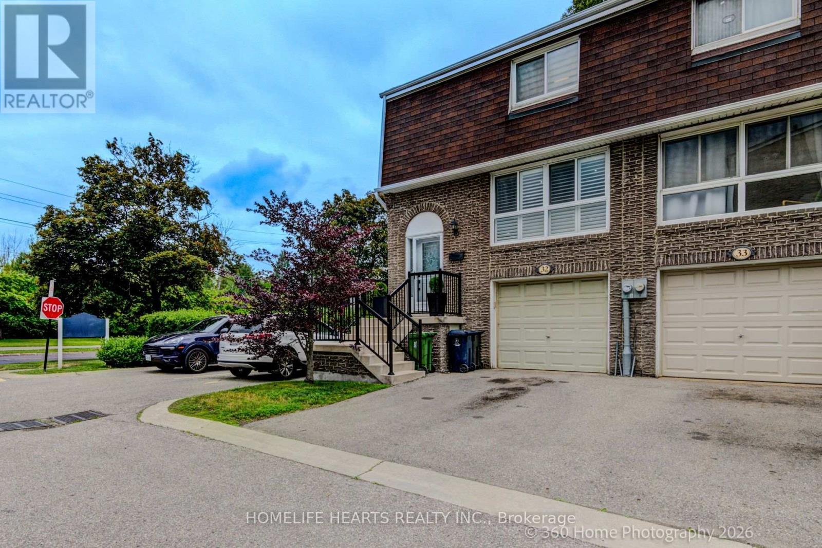 Row / Townhouse for Sale in 32 - 625 RATHBURN ROAD|Toronto (Eringate-Centennial-West Deane), Ontario M9C3T5 2