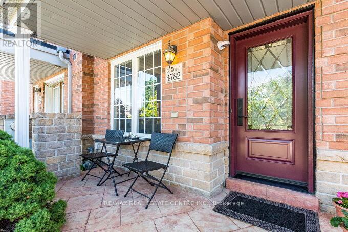 Row / Townhouse for Sale in 4782 JAMES AUSTIN DRIVE|Mississauga (Hurontario), Ontario L4Z4H3 4