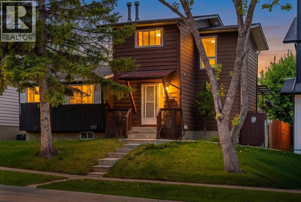 Duplex for Sale in 1455 Berkley Drive NW|Calgary, Alberta T3K1T6