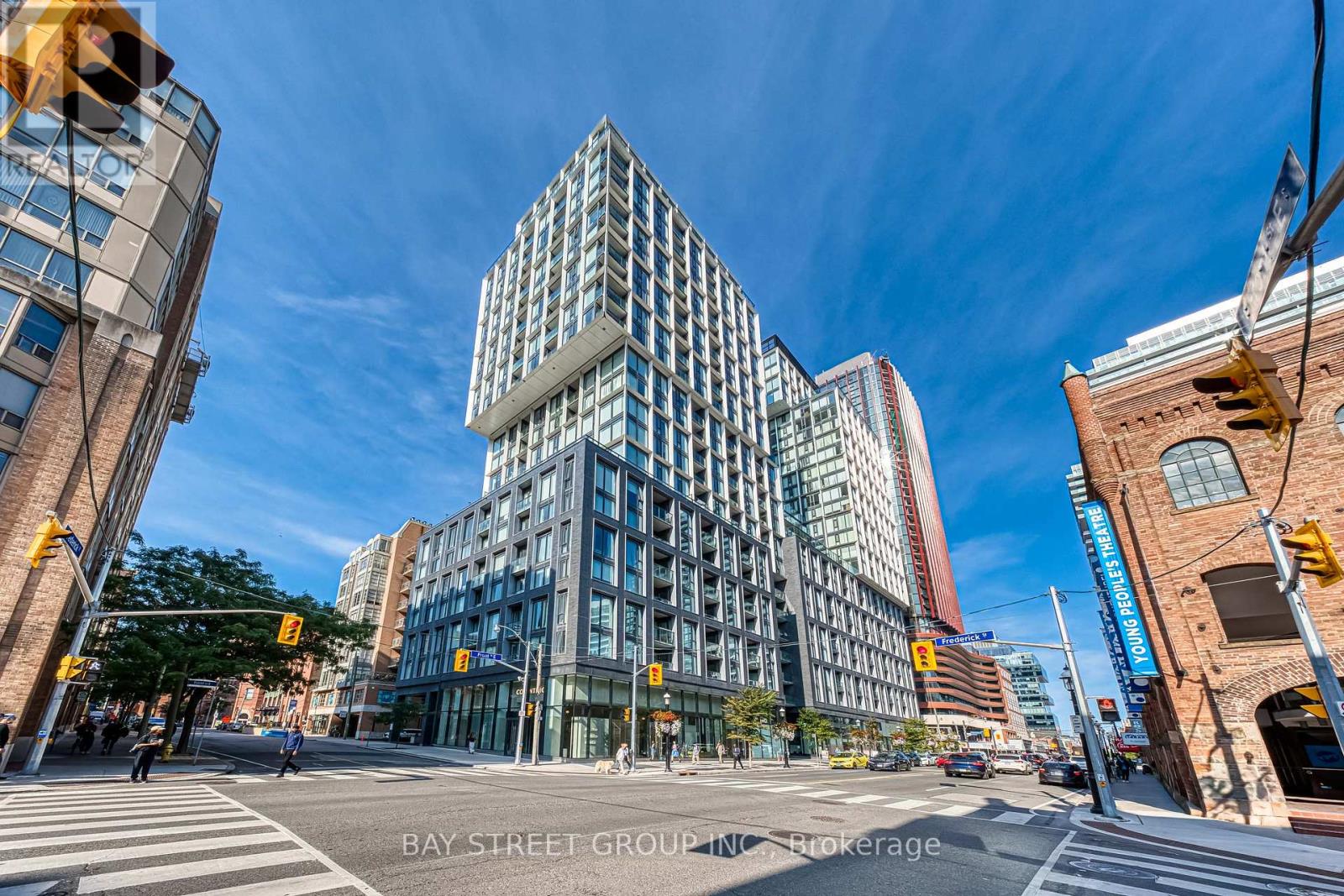 210 - 158 FRONT STREET E