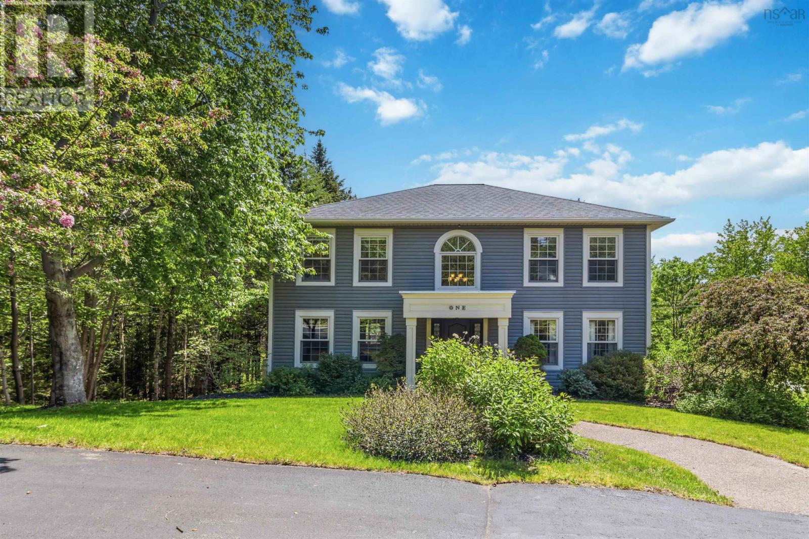1 Grandview Court