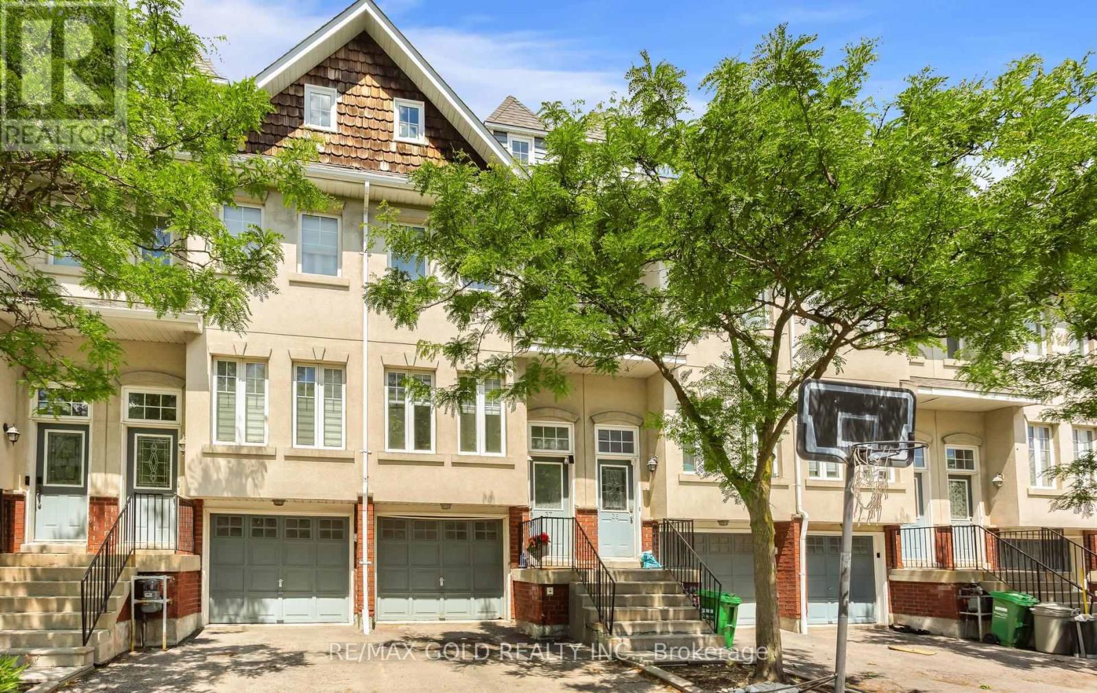 Row / Townhouse for Sale in 37 - 800 DUNDAS STREET W|Mississauga (Erindale), Ontario L5C4S5 3