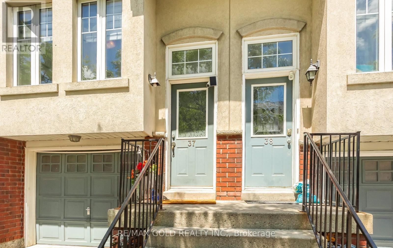 Row / Townhouse for Sale in 37 - 800 DUNDAS STREET W|Mississauga (Erindale), Ontario L5C4S5 5