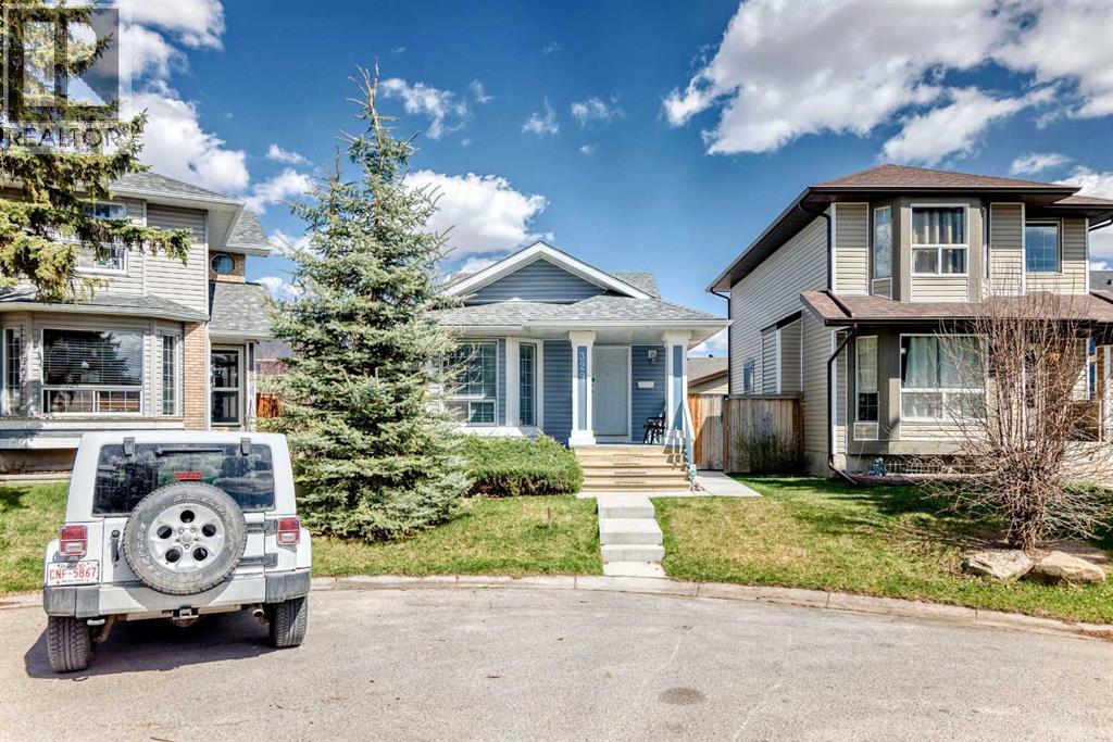 House for Sale in 329 Martinwood Place NE|Calgary, Alberta T3J3H7 4