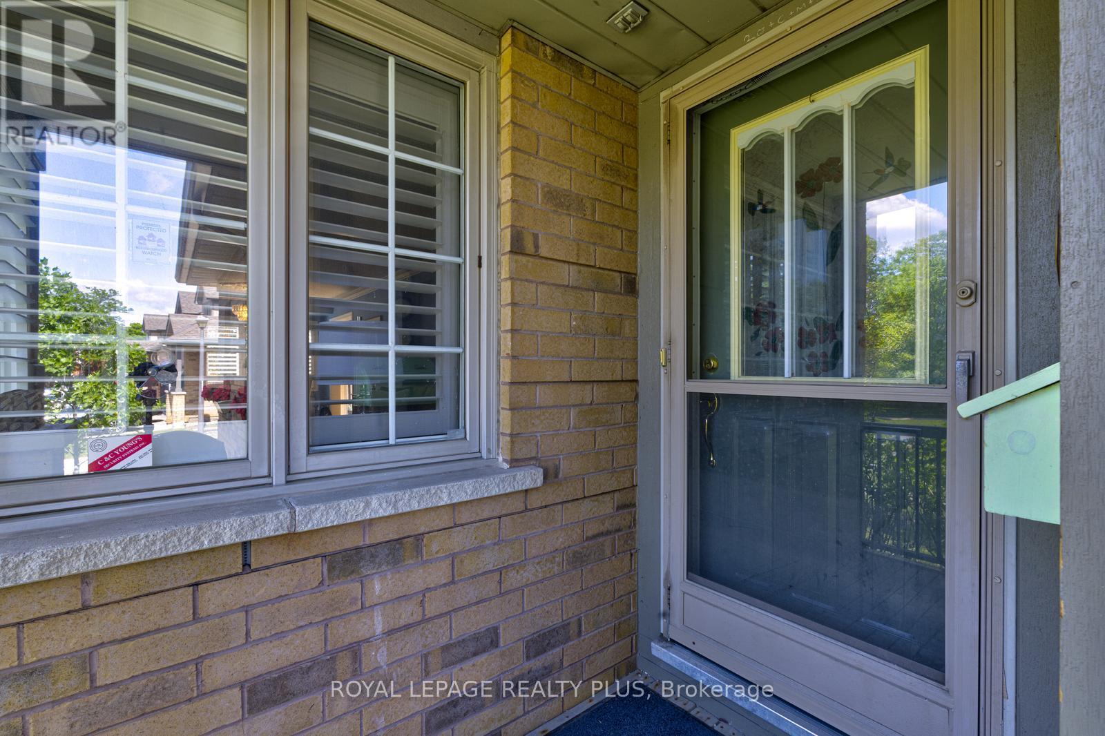 Row / Townhouse for Sale in 1 - 5658 GLEN ERIN DRIVE|Mississauga (Central Erin Mills), Ontario L5M6C4 5