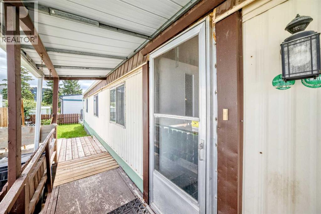 Mobile Home for Sale in 15, 3223 83 Street NW|Calgary, Alberta T3B6J4 4