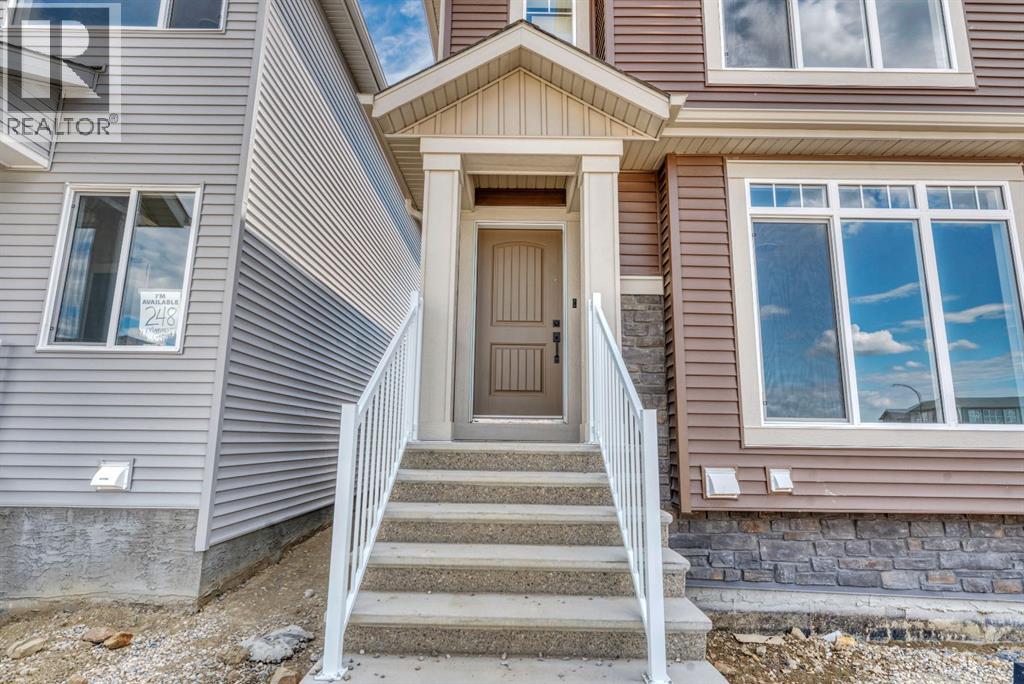 House for Sale in 244 Marmot Grove NW|Calgary, Alberta T3R2J5 2