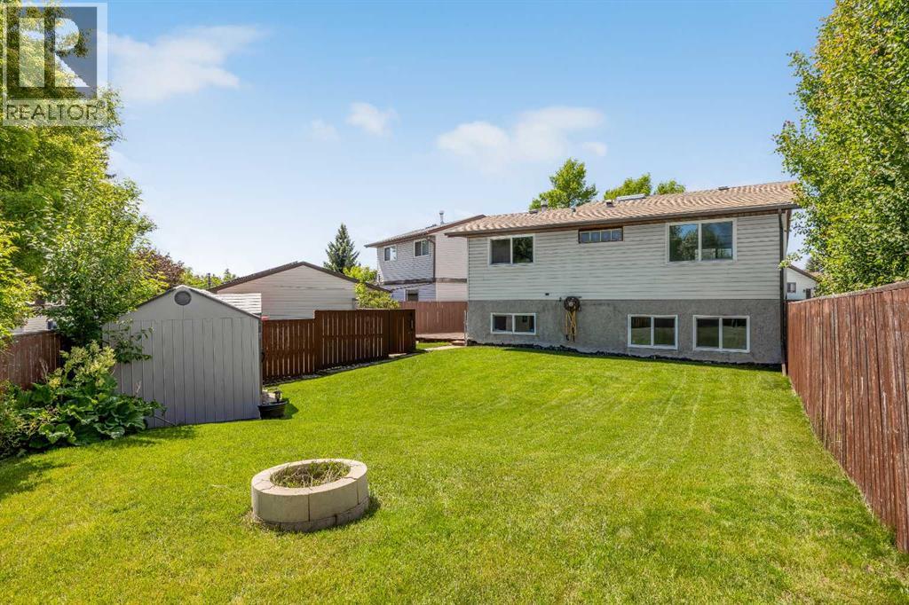 House for Sale in 60 Ogmoor Crescent SE|Calgary, Alberta T2C2E9 2