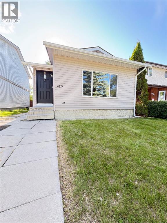 House for Sale in 6879 Rundlehorn Drive NE|Calgary, Alberta T1Y4P2 3